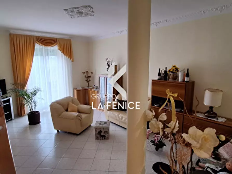 Immagine 11 di Appartamento in vendita  in via Alberobello a Locorotondo