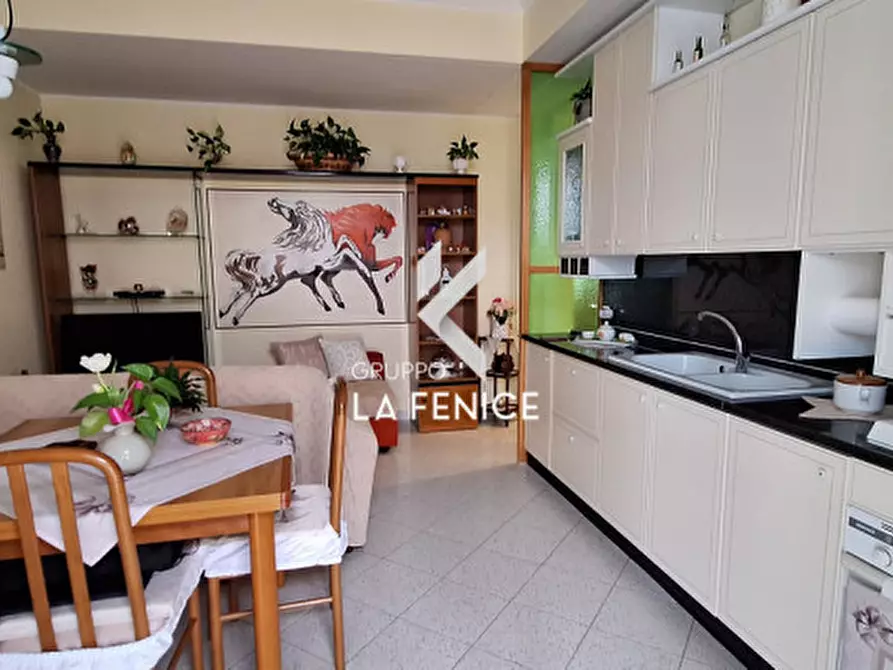 Immagine 28 di Appartamento in vendita  in via Alberobello a Locorotondo