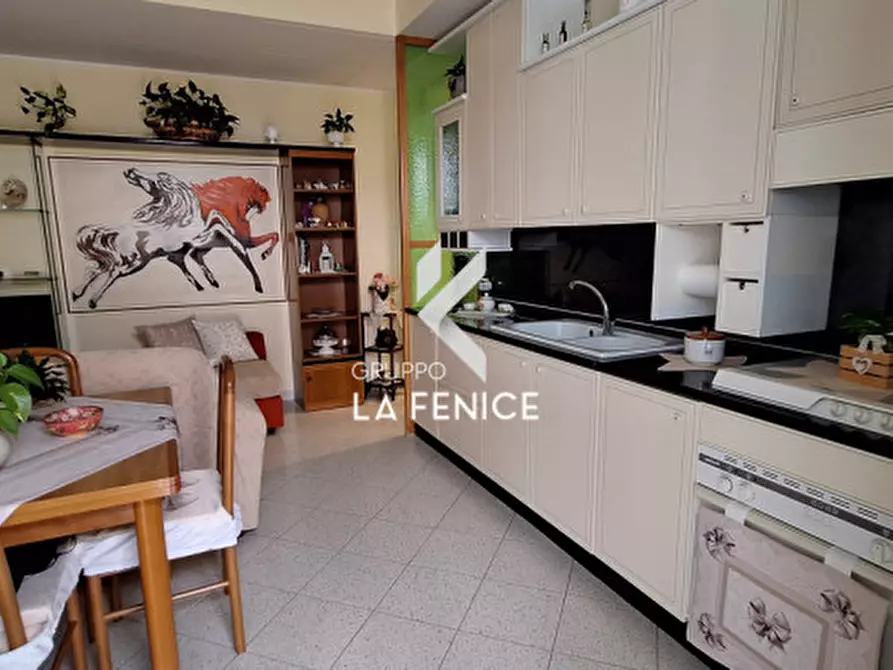 Immagine 30 di Appartamento in vendita  in via Alberobello a Locorotondo