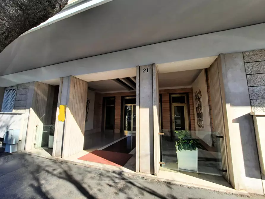 Immagine 2 di Attico in vendita  in VIA ACHILLE PAPA a Roma