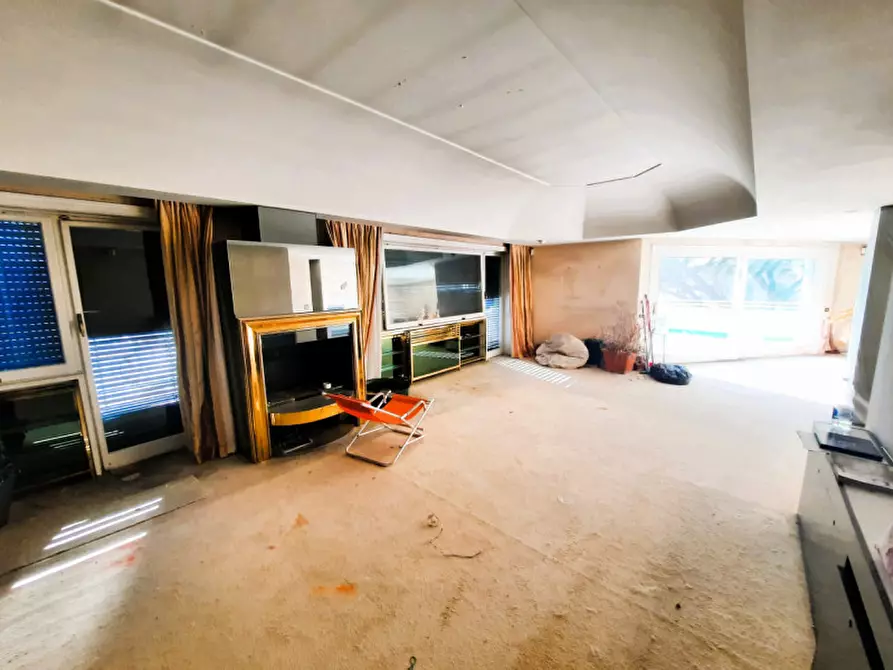 Immagine 8 di Attico in vendita  in VIA ACHILLE PAPA a Roma