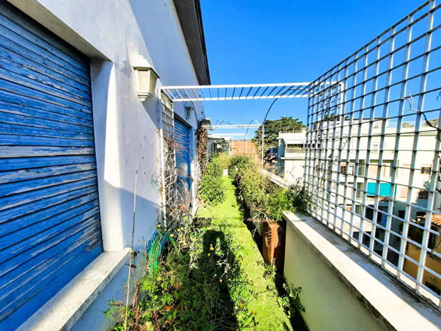 Immagine 16 di Attico in vendita  in VIA ACHILLE PAPA a Roma