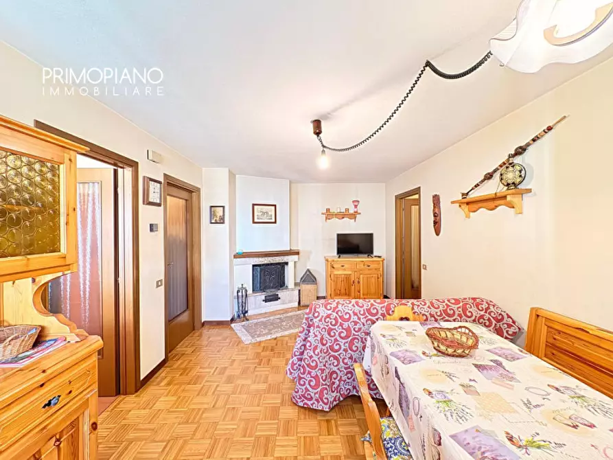 Immagine 1 di Appartamento in vendita  in Via Guglielmo Marconi a Lavarone