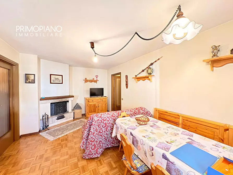 Immagine 5 di Appartamento in vendita  in Via Guglielmo Marconi a Lavarone