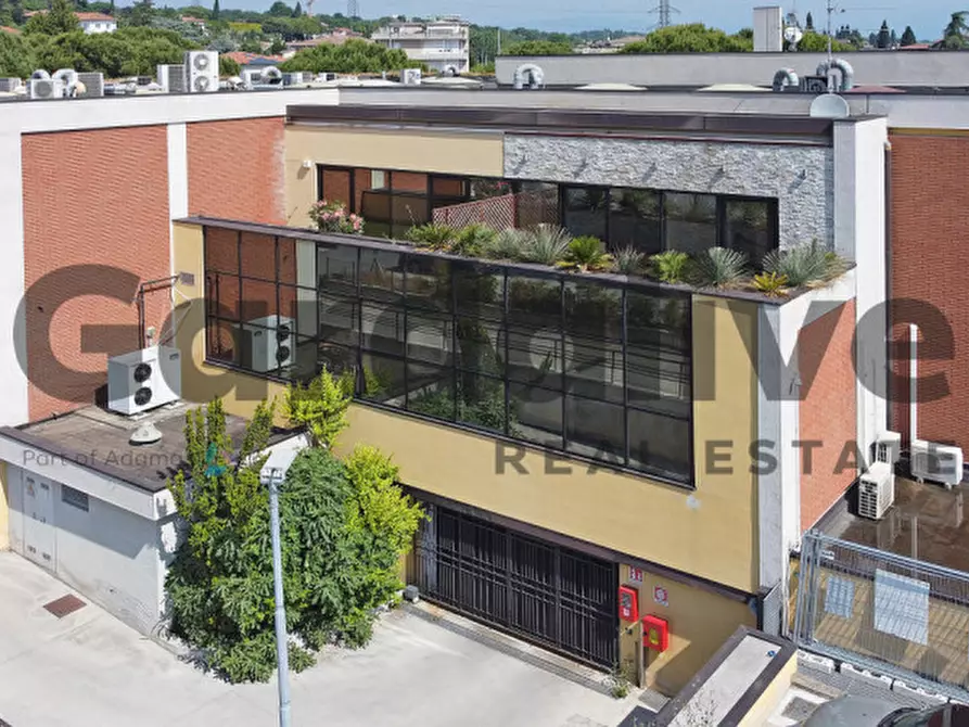 Immagine 2 di Ufficio in vendita  in Viale Guglielmo Marconi a Desenzano Del Garda
