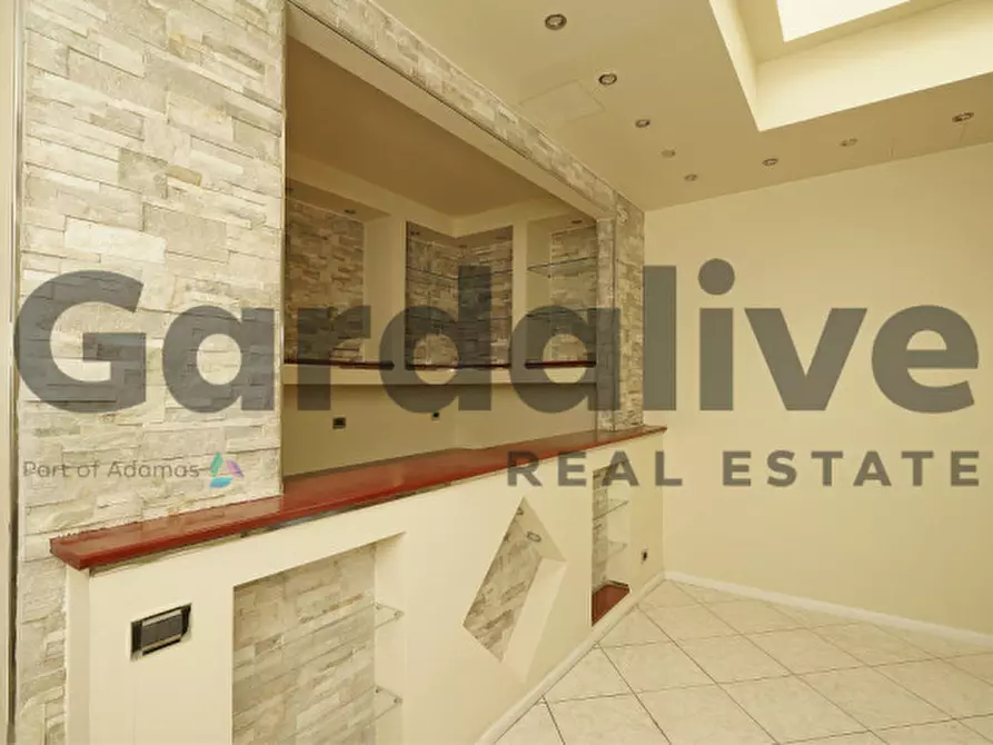 Immagine 5 di Ufficio in vendita  in Viale Guglielmo Marconi a Desenzano Del Garda