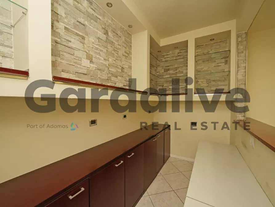 Immagine 7 di Ufficio in vendita  in Viale Guglielmo Marconi a Desenzano Del Garda