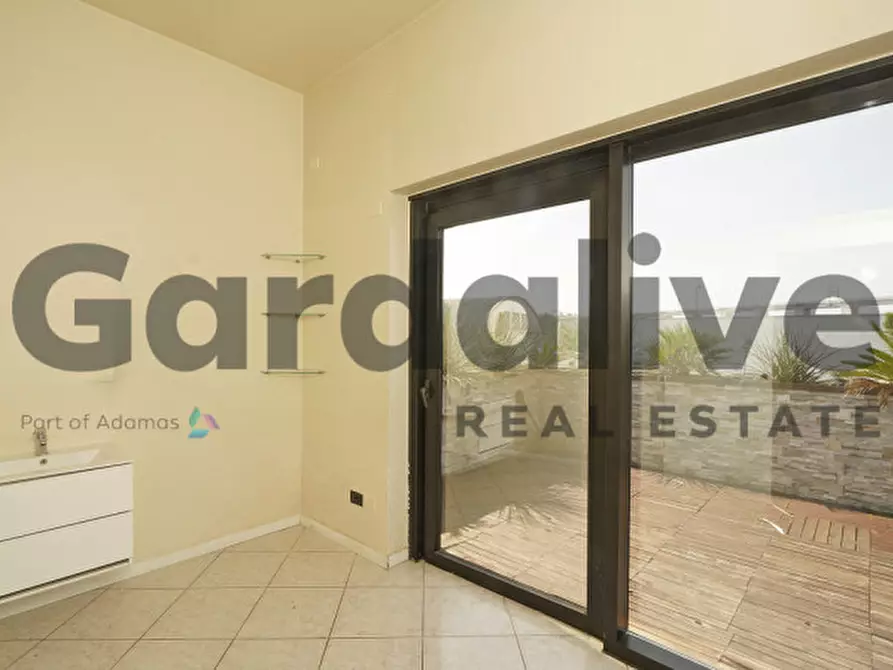 Immagine 12 di Ufficio in vendita  in Viale Guglielmo Marconi a Desenzano Del Garda