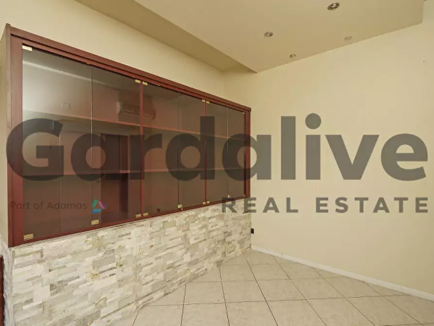 Immagine 13 di Ufficio in vendita  in Viale Guglielmo Marconi a Desenzano Del Garda