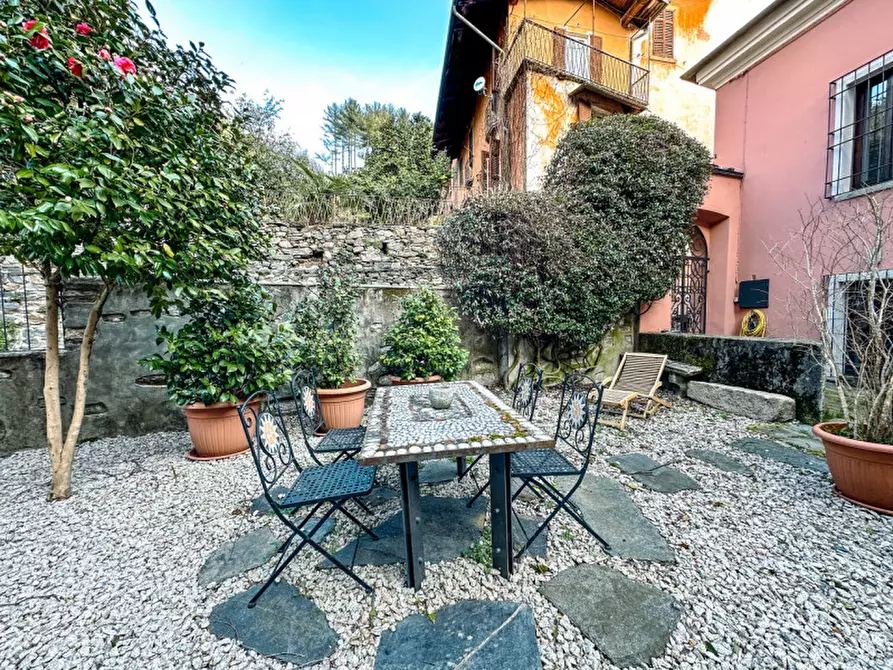 Immagine 7 di Casa indipendente in vendita  in via Bernandino a Orta San Giulio