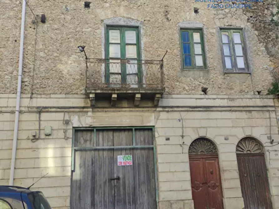 Immagine 1 di Casa indipendente in vendita  a Canicattì