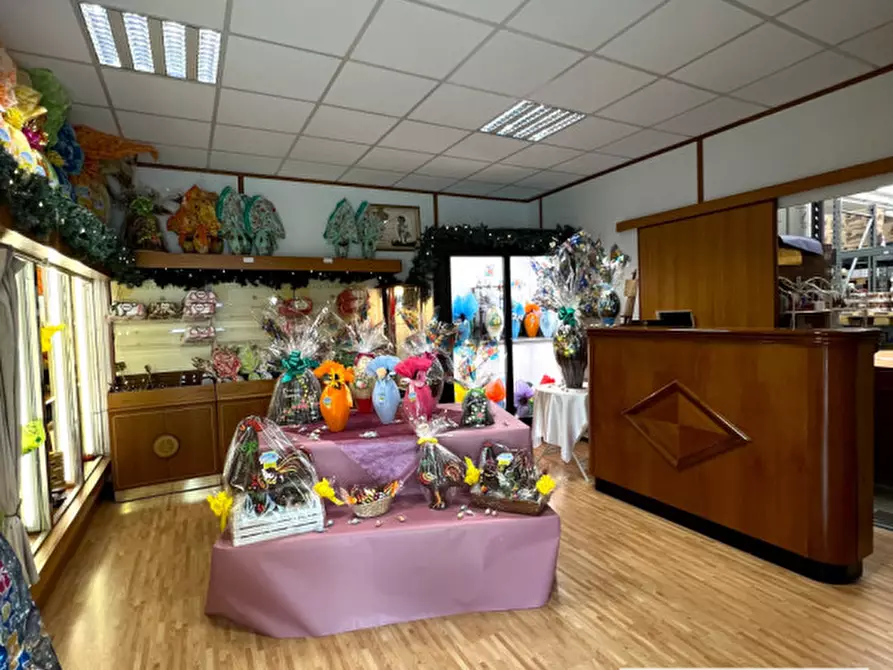 Immagine 4 di Negozio in vendita  in Via Dante Alighieri a Stra