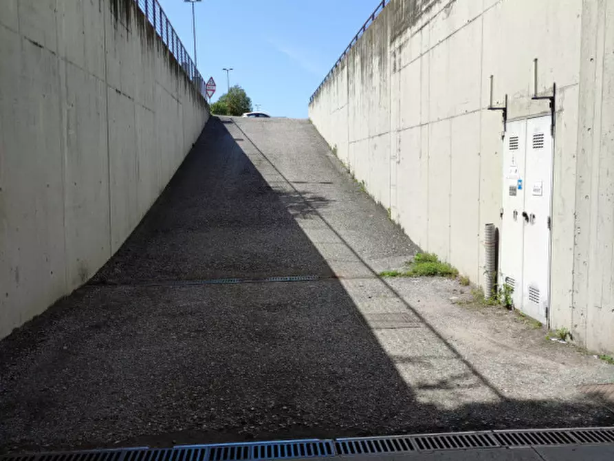 Immagine 3 di Magazzino in affitto  in via crivellin a Affi