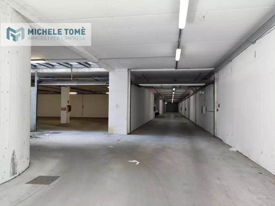Immagine 4 di Magazzino in affitto  in via crivellin a Affi