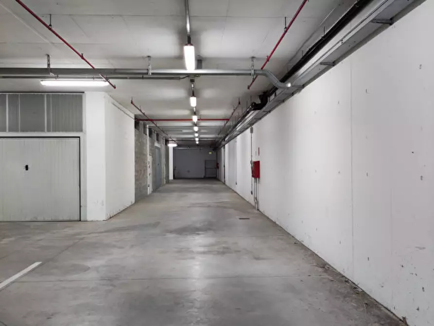 Immagine 5 di Magazzino in affitto  in via crivellin a Affi