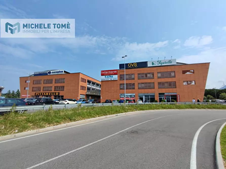 Immagine 11 di Magazzino in affitto  in via crivellin a Affi