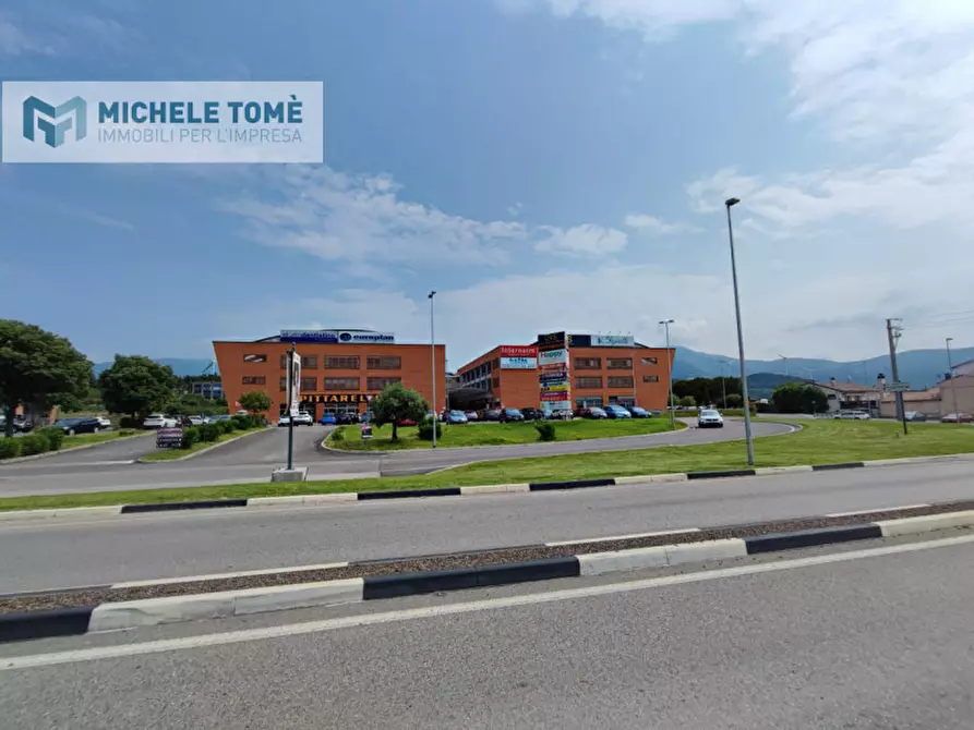 Immagine 12 di Magazzino in affitto  in via crivellin a Affi