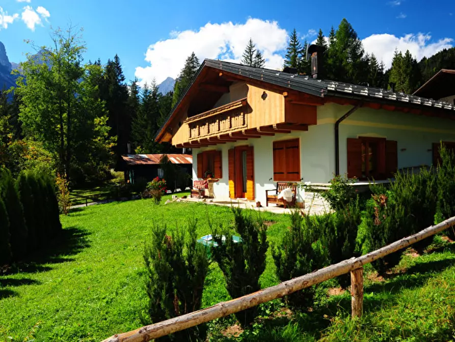 Immagine 4 di Villa in vendita  in Via Valle Ansiei,sn a Auronzo Di Cadore