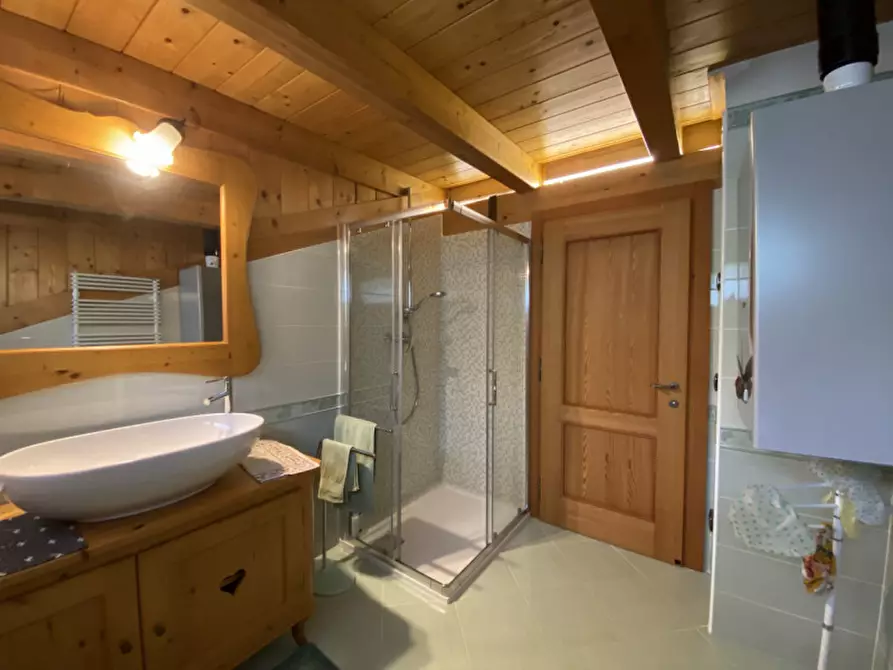 Immagine 23 di Villa in vendita  in Via Valle Ansiei,sn a Auronzo Di Cadore