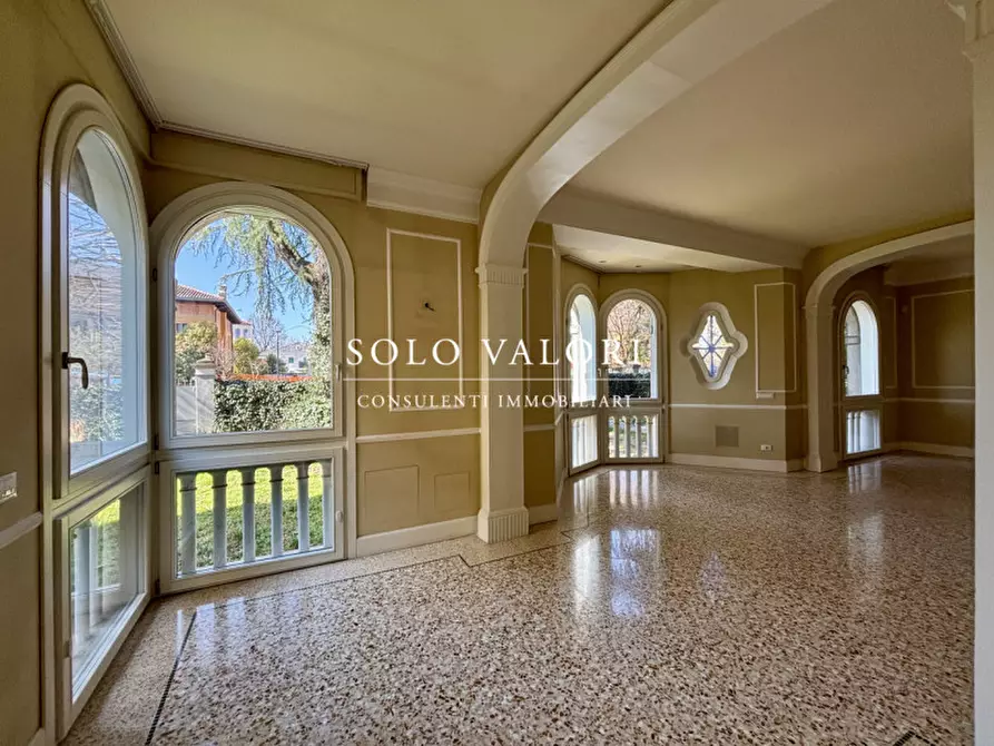 Immagine 1 di Villa in vendita  a Castelfranco Veneto