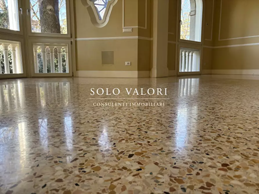 Immagine 4 di Villa in vendita  a Castelfranco Veneto