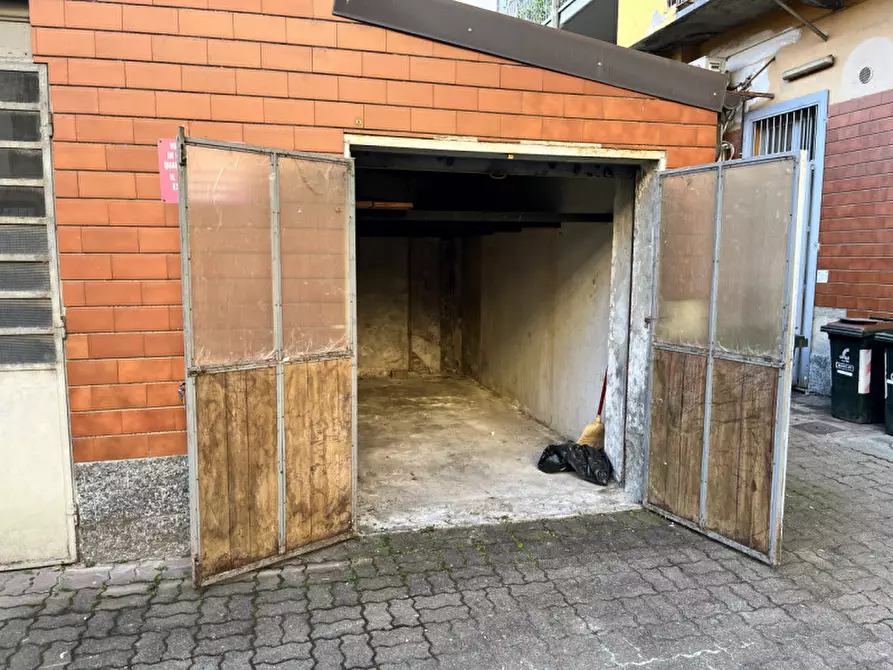 Immagine 1 di Magazzino in vendita  in Via Sommariva 2 a Torino