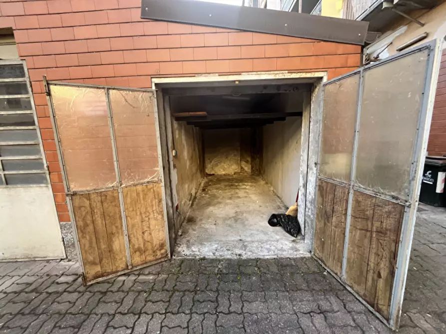 Immagine 2 di Magazzino in vendita  in Via Sommariva 2 a Torino