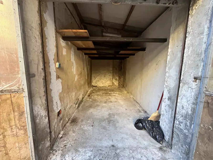 Immagine 3 di Magazzino in vendita  in Via Sommariva 2 a Torino