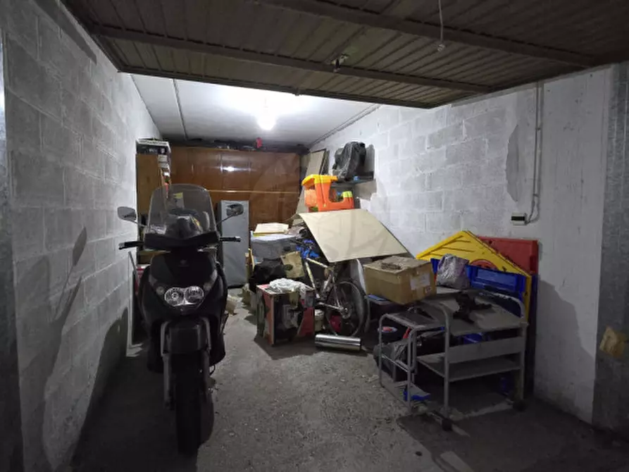 Immagine 5 di Garage in vendita  in Viale Filippo Turati a Terni