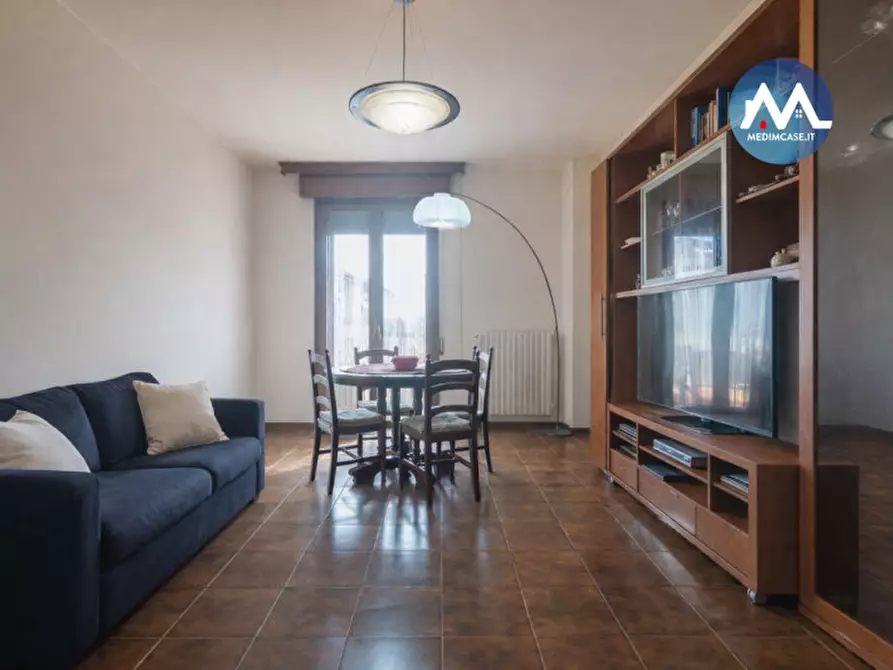 Immagine 1 di Appartamento in vendita  in Via Lambro 5 a Pesaro