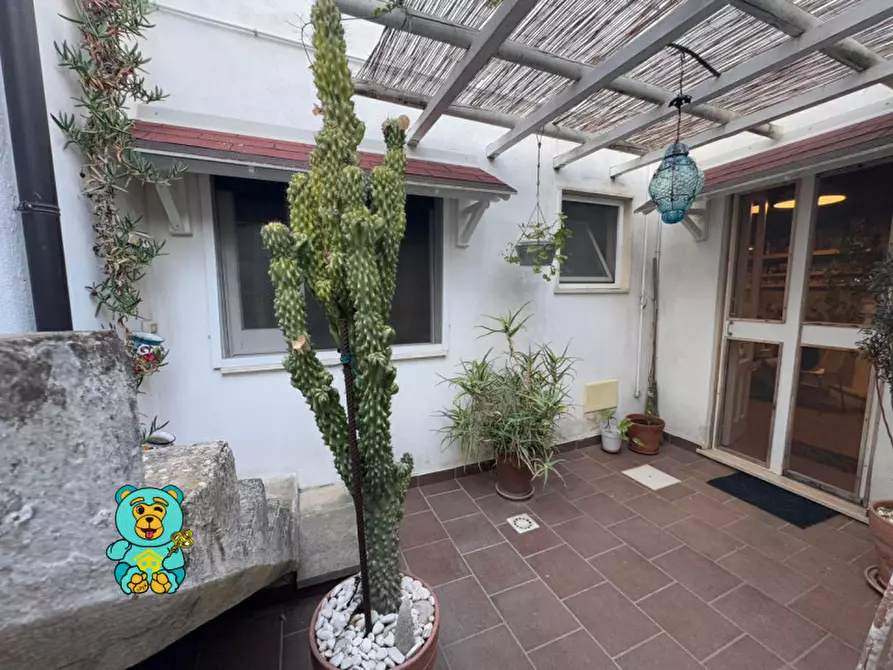 Immagine 18 di Casa indipendente in vendita  in Via Roma70 a Campi Salentina