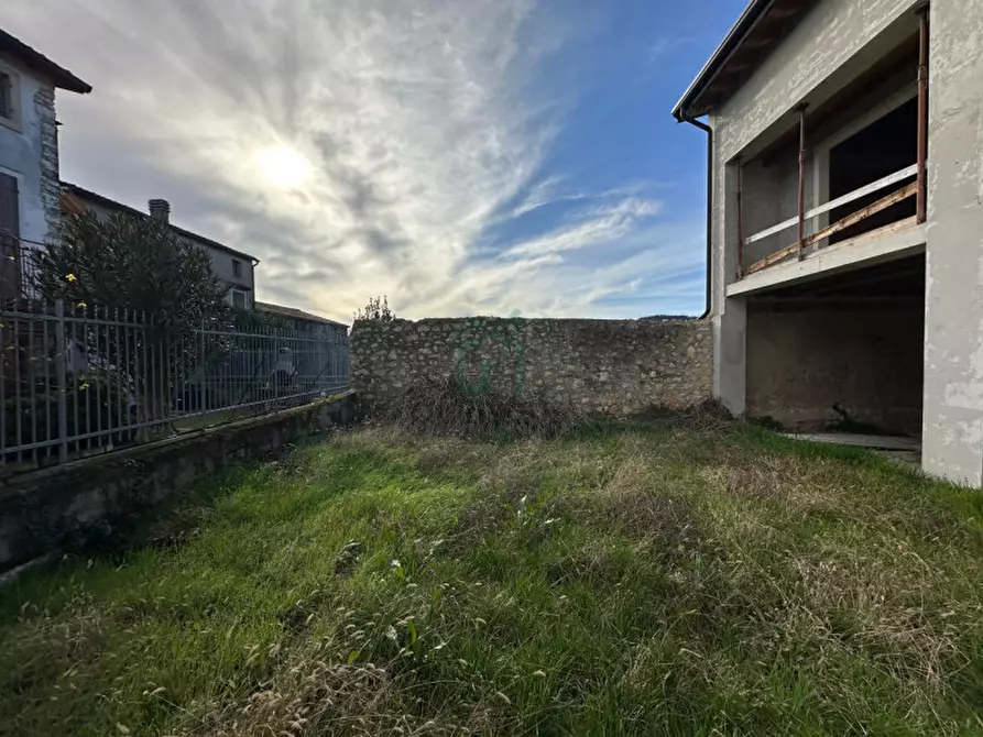 Immagine 2 di Casa bifamiliare in vendita  in Via San Felice Extra a Verona