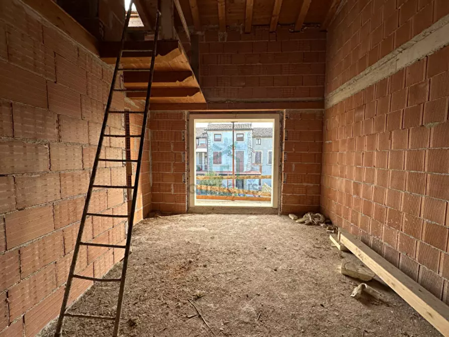 Immagine 26 di Casa bifamiliare in vendita  in Via San Felice Extra a Verona