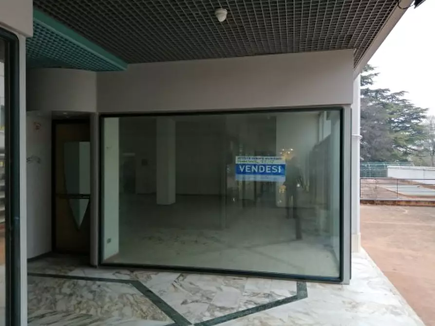 Immagine 4 di Negozio in vendita  in Galleria Nazioni Unite, 21 a Vittorio Veneto