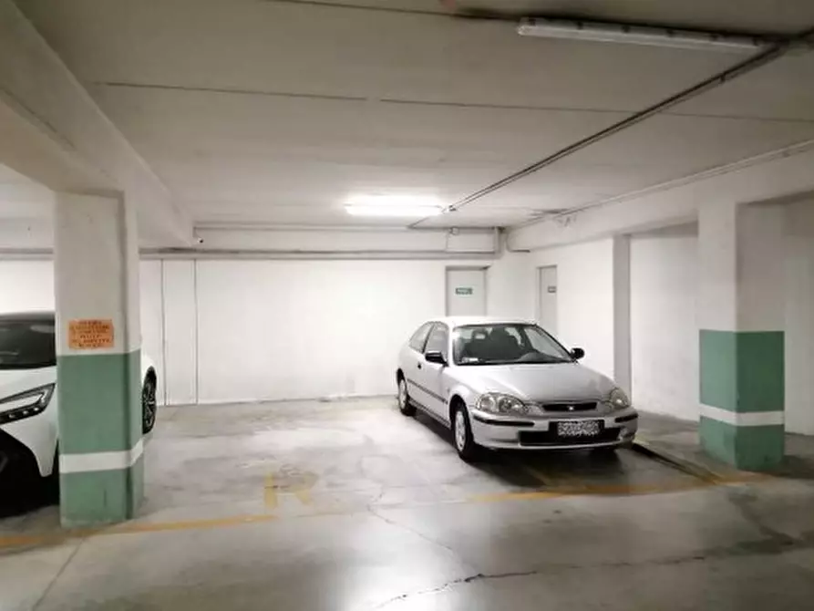 Immagine 5 di Negozio in vendita  in Galleria Nazioni Unite, 21 a Vittorio Veneto