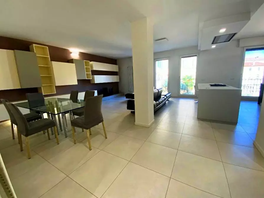 Immagine 1 di Appartamento in vendita  a Padova