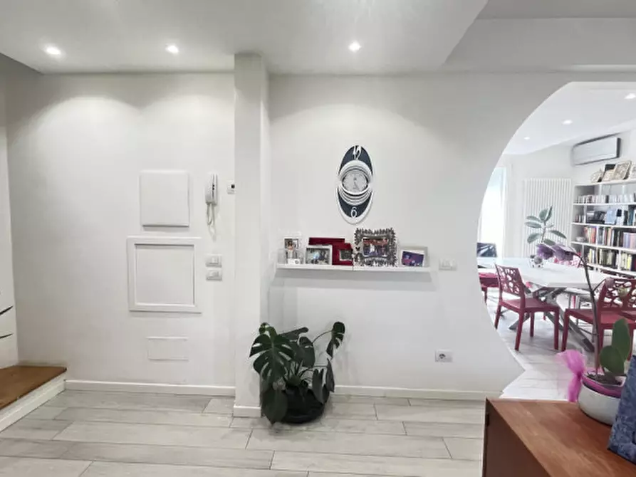 Immagine 3 di Villa in vendita  in Via Aldo Moro a Assago