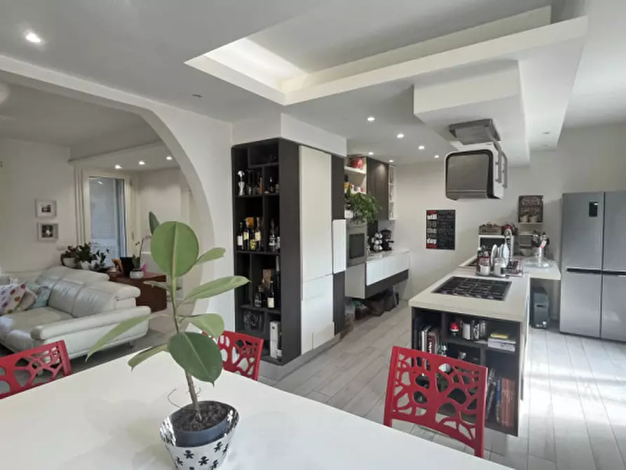 Immagine 5 di Villa in vendita  in Via Aldo Moro a Assago