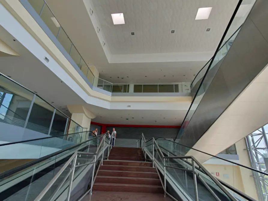 Immagine 30 di Ufficio in affitto  in via prasecco a Pordenone