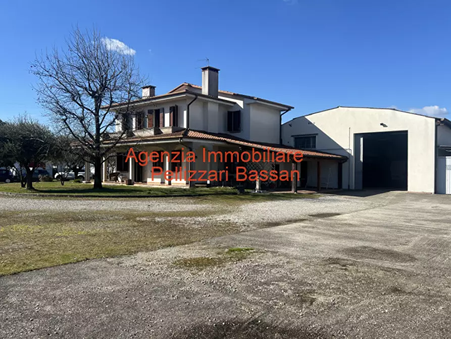 Immagine 1 di Casa indipendente in vendita  in viale delle industrie a Nervesa Della Battaglia