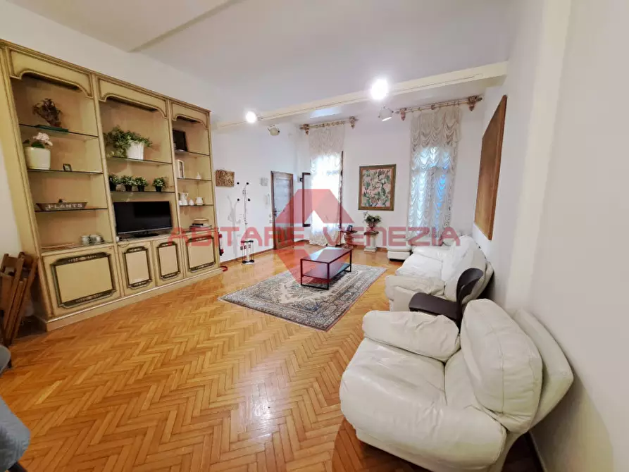 Immagine 2 di Appartamento in vendita  in Campo San Fantin a Venezia