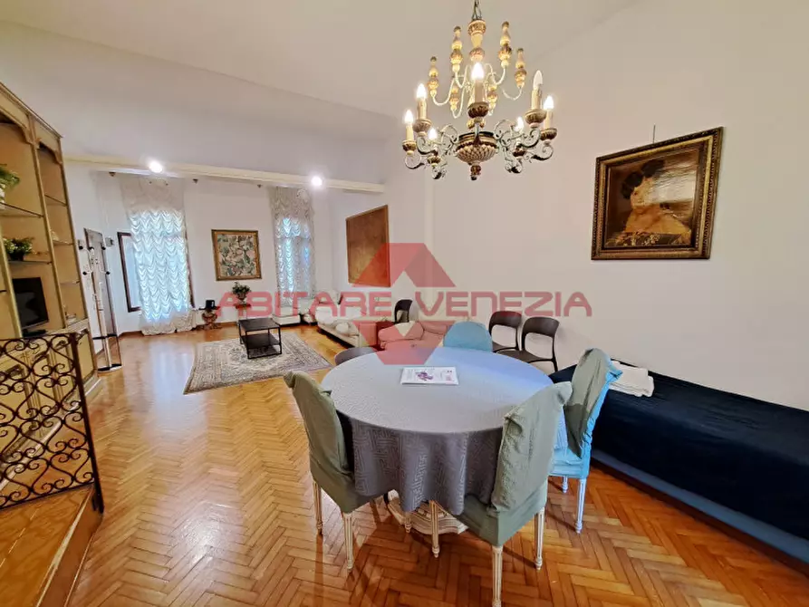 Immagine 5 di Appartamento in vendita  in Campo San Fantin a Venezia