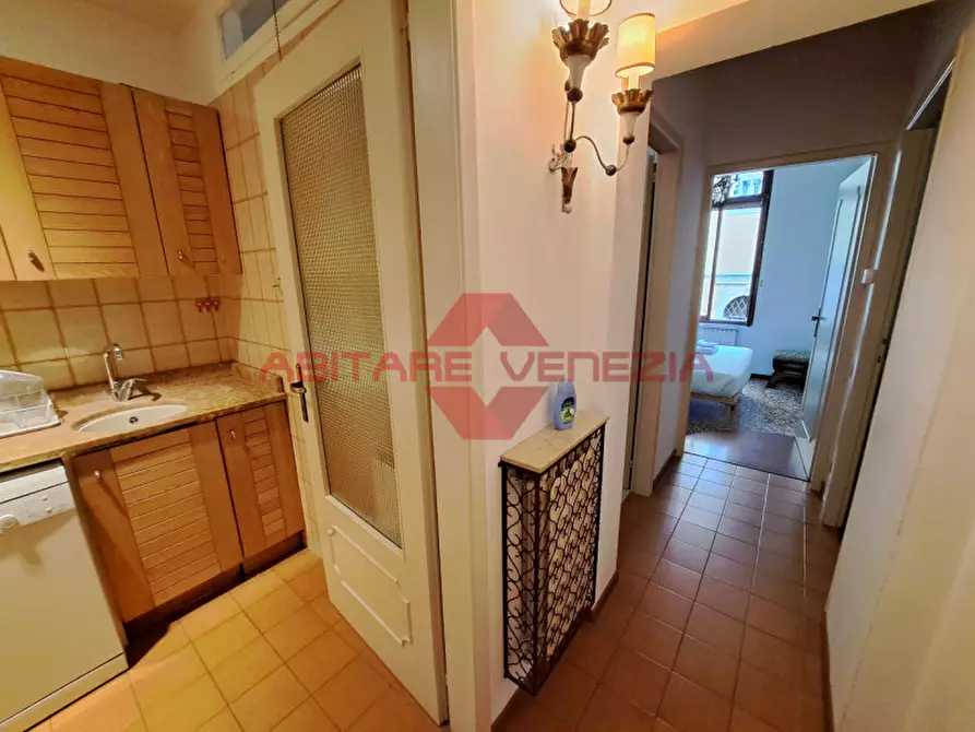 Immagine 10 di Appartamento in vendita  in Campo San Fantin a Venezia