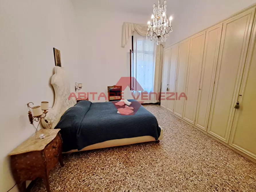 Immagine 14 di Appartamento in vendita  in Campo San Fantin a Venezia