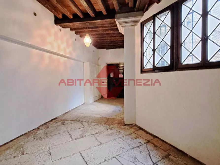 Immagine 24 di Appartamento in vendita  in Campo San Fantin a Venezia