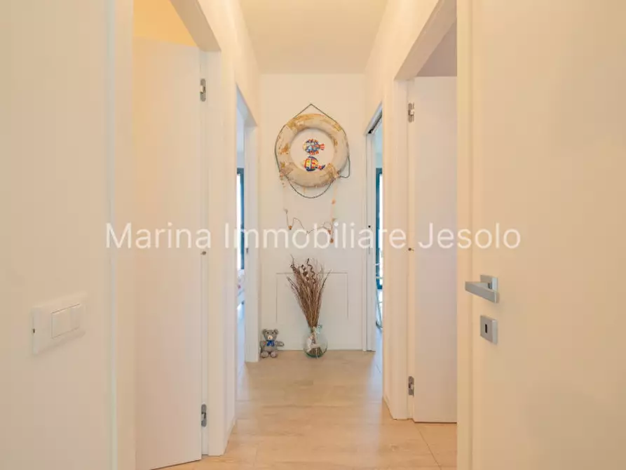 Immagine 11 di Appartamento in vendita  in via giacomo leopardi a Jesolo