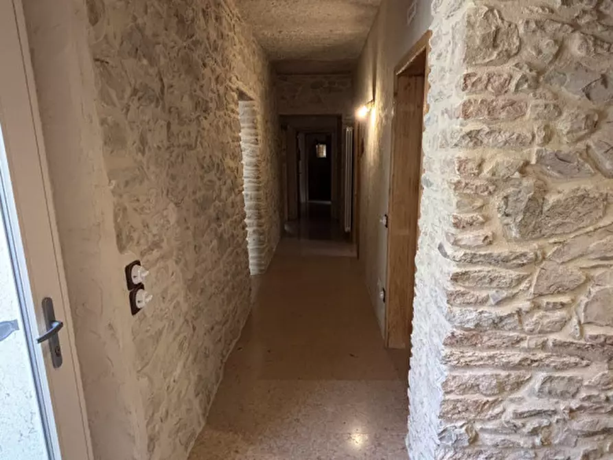 Immagine 41 di Rustico / casale in vendita  in Loc Veraghi a Fumane