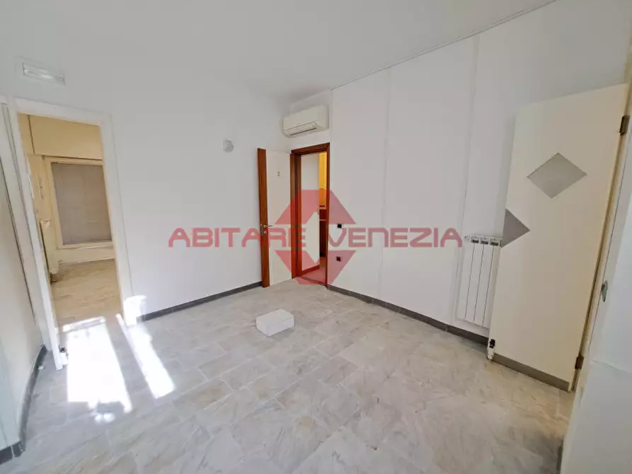 Immagine 15 di Ufficio in vendita  in campo della bragora a Venezia