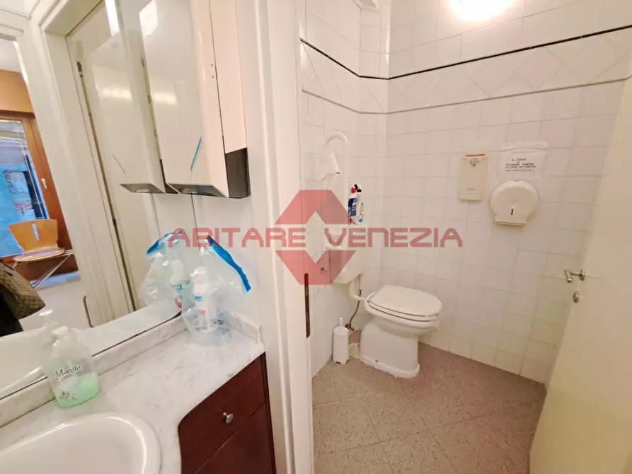 Immagine 23 di Ufficio in vendita  in campo della bragora a Venezia