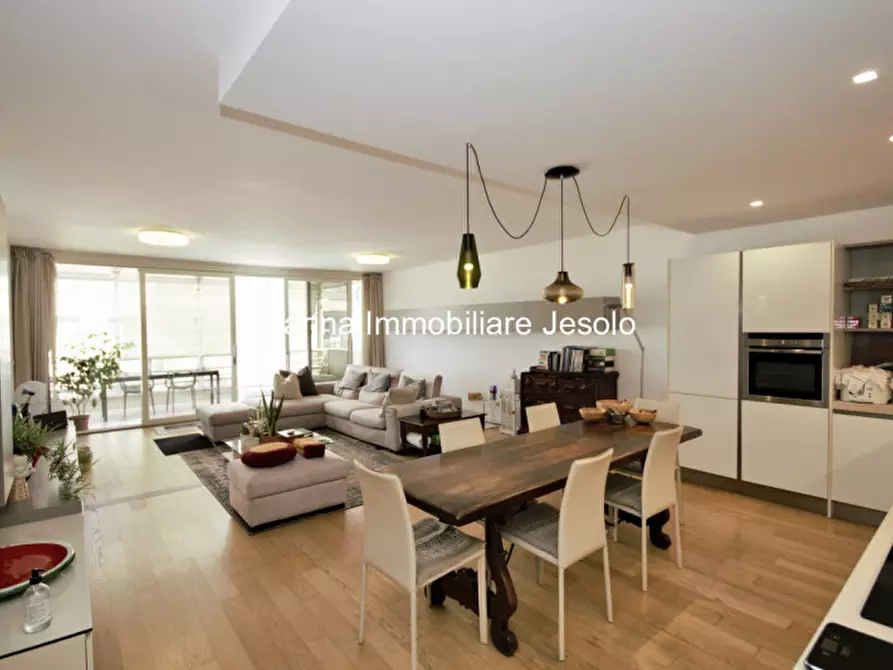 Immagine 1 di Attico in vendita  in via firenze a Jesolo